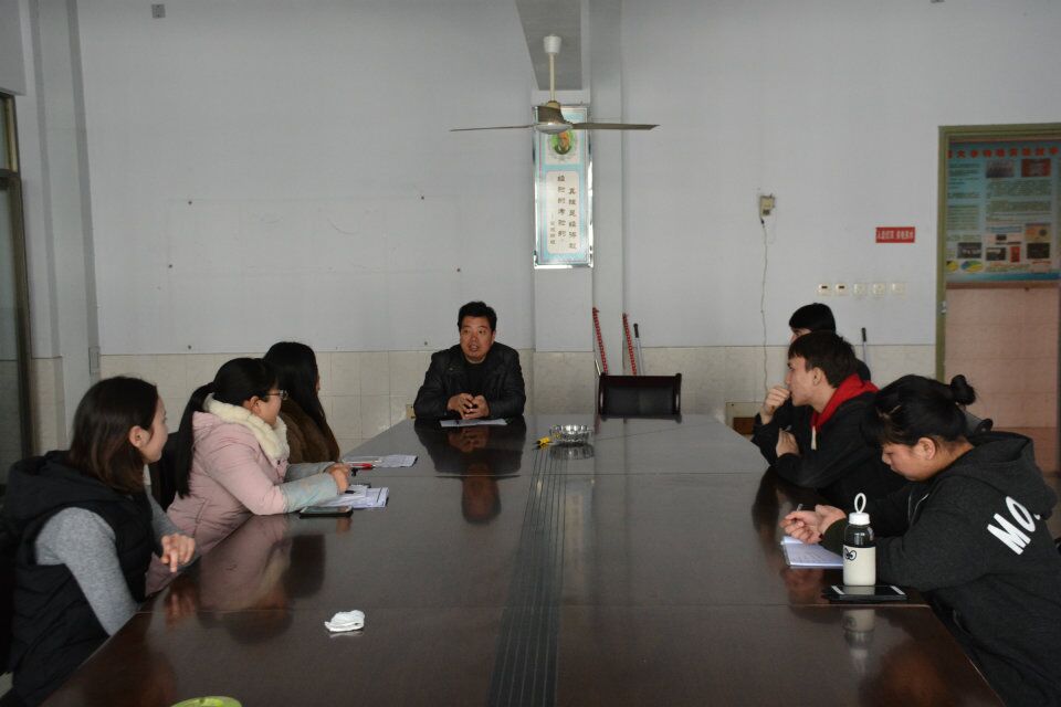 图为 座谈会现场
